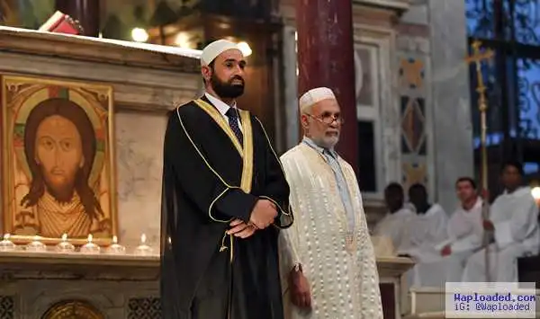 Muslims pray with Catholics over priest